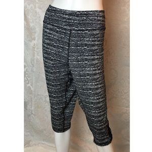 Printed Mesh Lattice Detail Capris